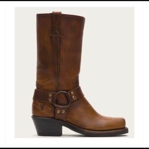Beautiful cognac Frye 12R harness boots.